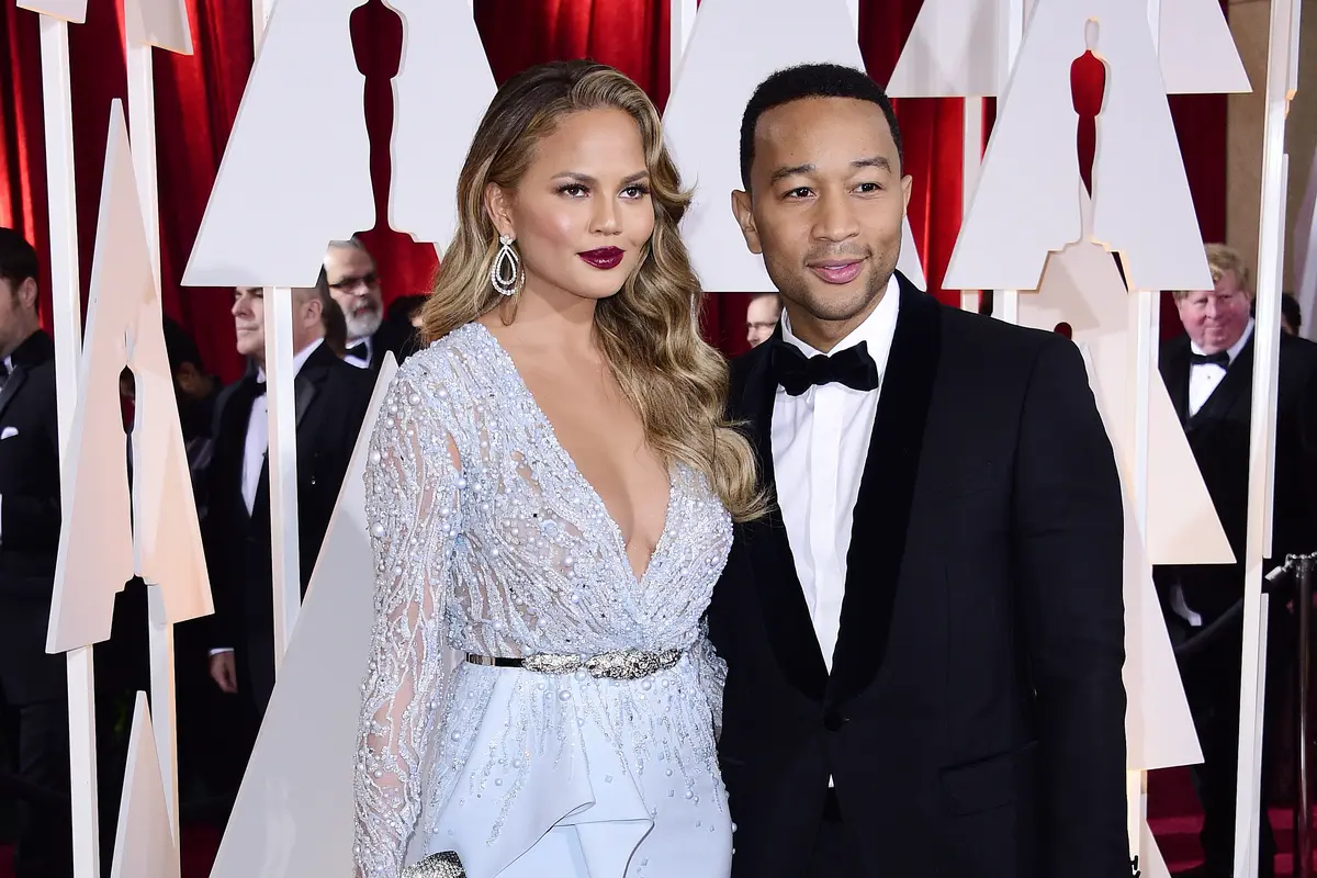 Chrissy Teigen dan John Legend