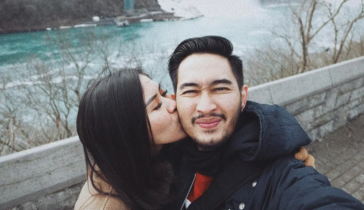 Hal itu juga diakui oleh Amy saat ditemui wartawan di kawasan Kebon Jeruk, Jakarta Barat (9/5/2018). Sebagai anak bungsu, Syahnaz masih saja manja. (Instagram/ritchieismail)