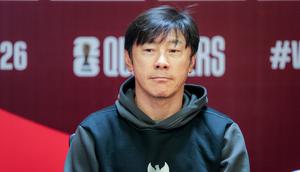 Pelatih Timnas Indonesia Shin Tae-yong mengaku ogah mengecewakan suporter saat timnya menjamu Vietnam dalam laga lanjutan Kualifikasi Piala Dunia 2026 di Stadion Utama Gelora Bung Karno (SUGBK), Kamis (21/3/2024). (Bola.com/Bagaskara Lazuardi)