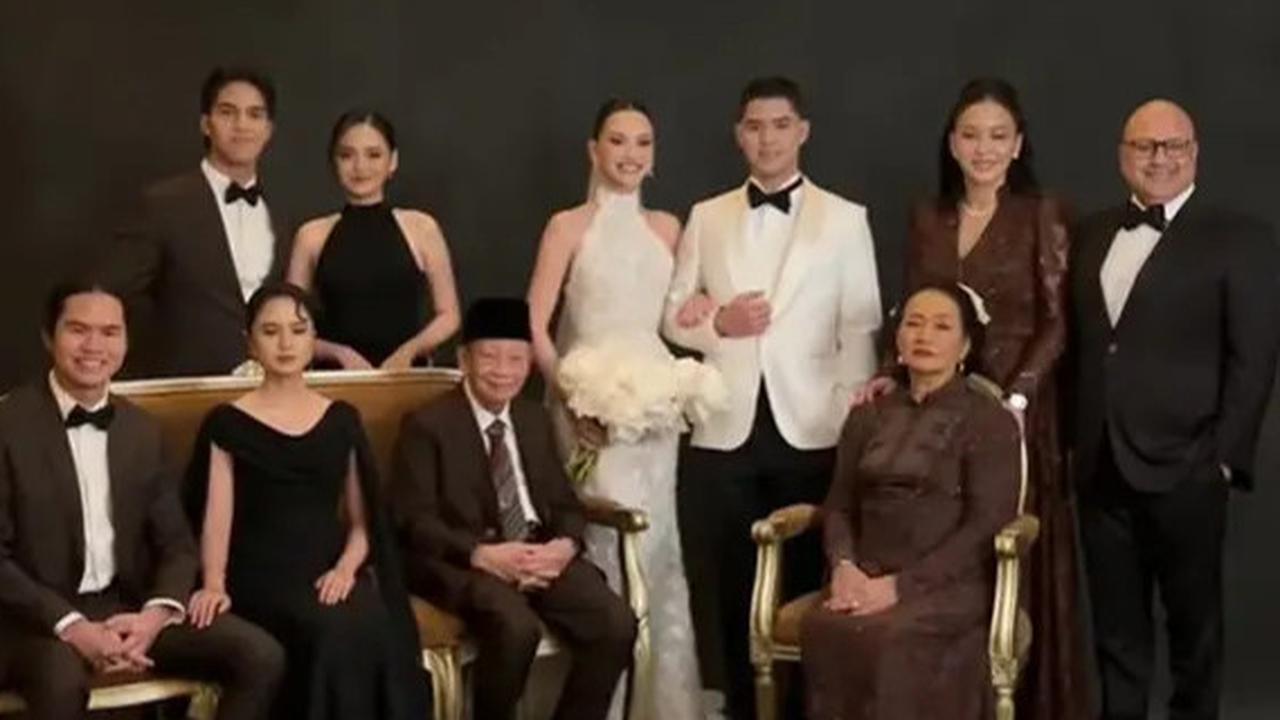 Adu Gaya Tamu Artis di Resepsi Pernikahan Al Ghazali dan Alyssa Daguise dengan Outfit Serba Hitam, Siapa yang Tampil Paling Elegan?