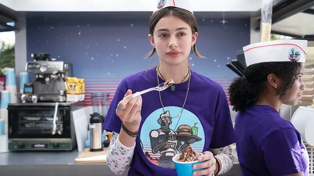Diana Silvers dalam Space Force. (Netflix via IMDb)