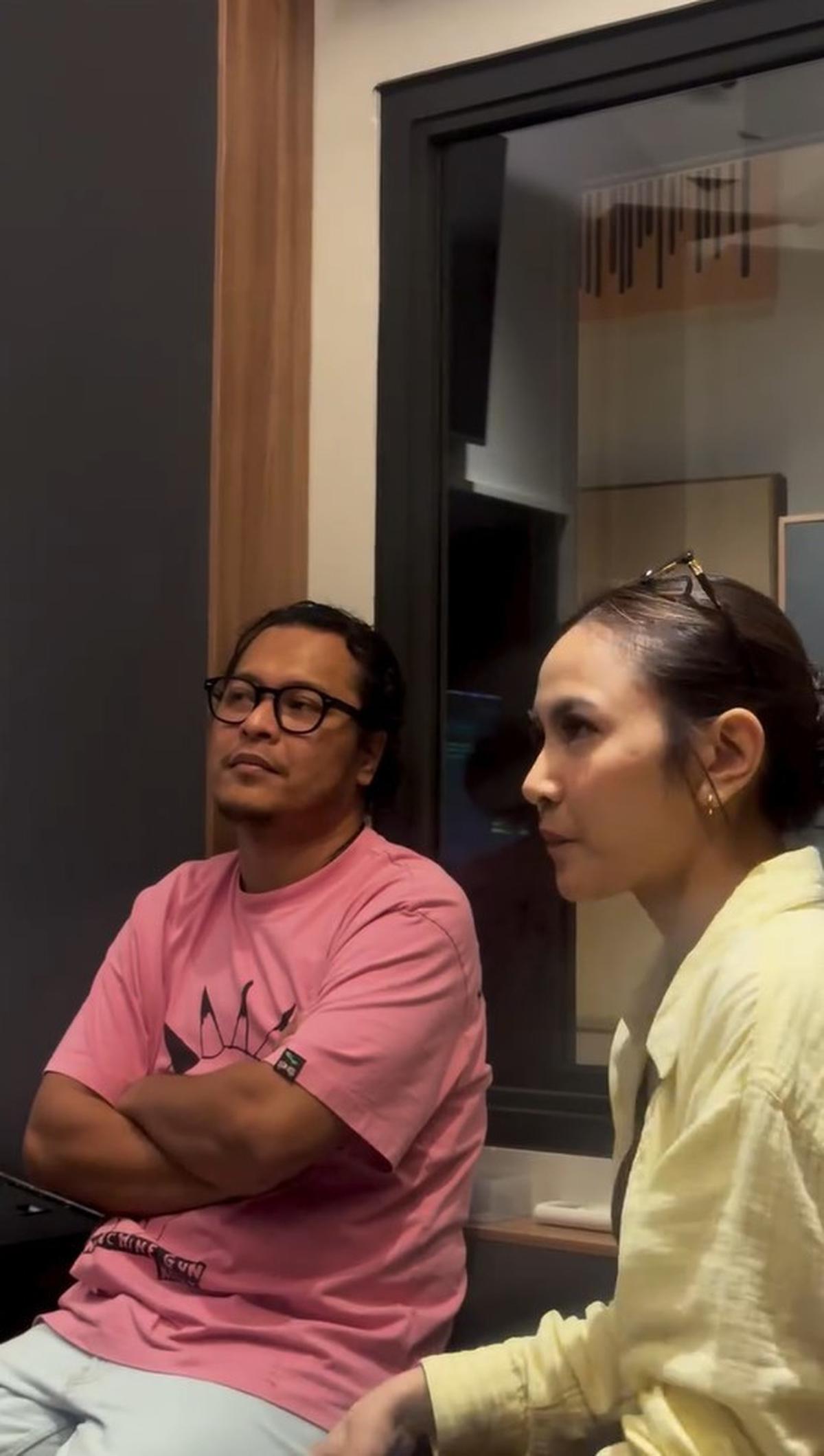 7 Potret Mahalini Bimbing Betrand Peto & Anggis di Studio, Lagu Duet Menggetarkan Hati Siap Rilis