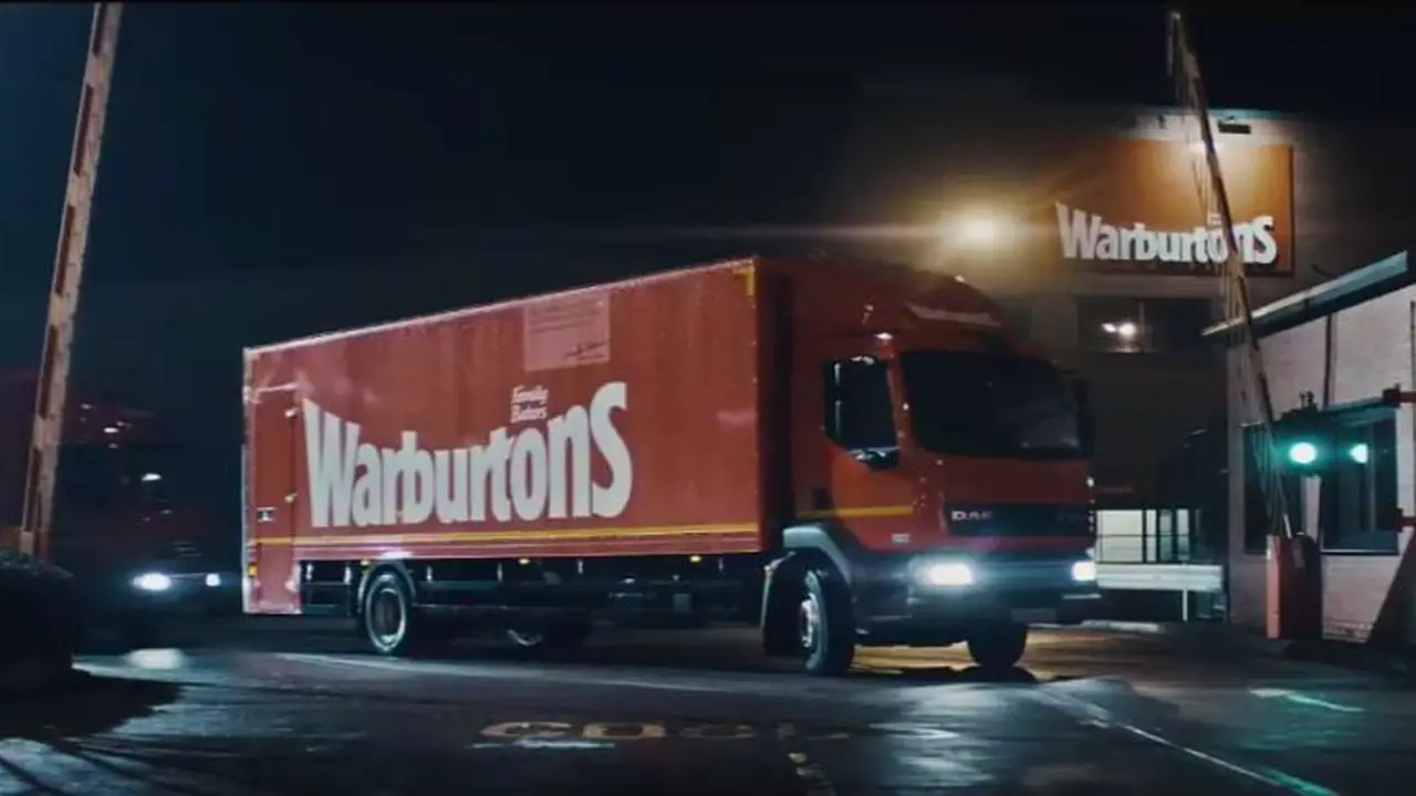 Rambo Kini Banting Setir Jadi Sopir Truk Pengangkut Roti