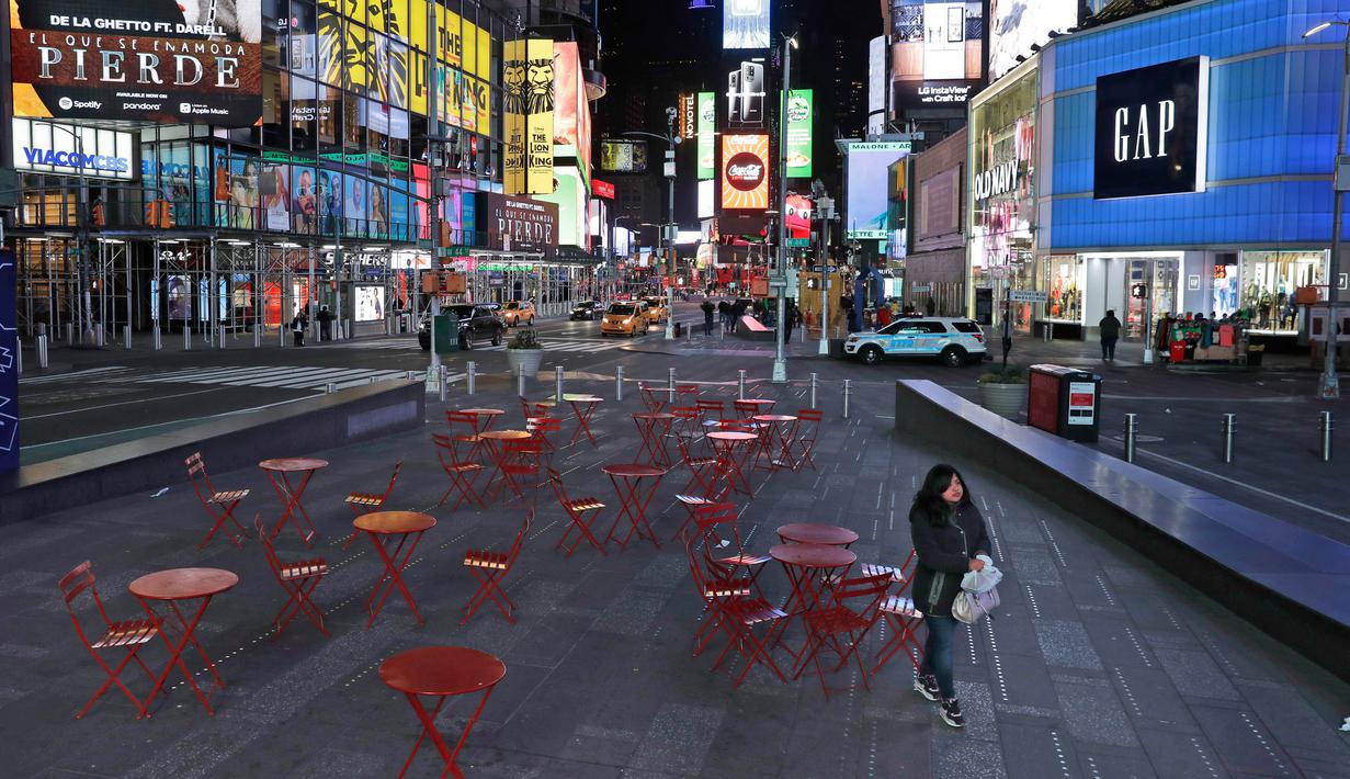 Foto Melihat Suasana Malam Kota New York Di Tengah Penyebaran Covid 19 Global Liputan6 Com