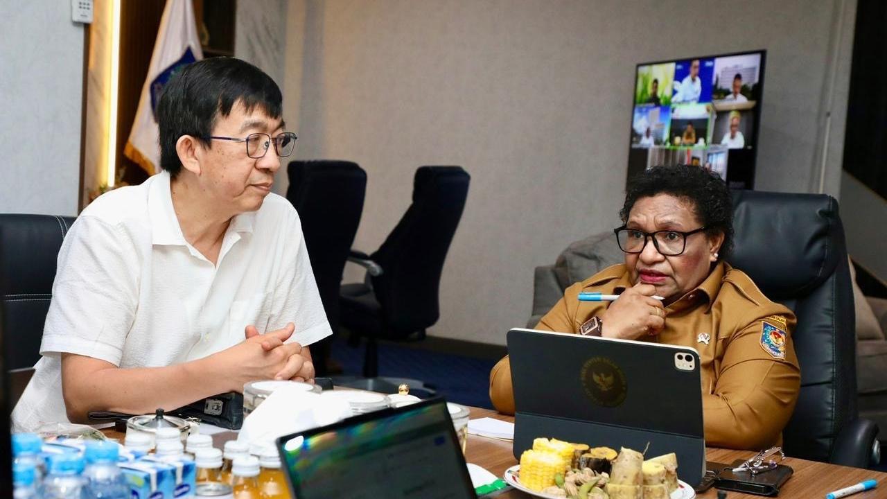Wamendagri Ribka Haluk menerima audiensi Yohanes Surya