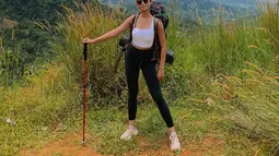 Setiap harinya, Asha kerap membagikan potret aktivitasnya sehari-hari dalam media sosial Instagram. Baik saat menjalani syuting, maupun berbagai pemotretan sebagai seorang model. Selain itu ia pun kerap bagikan momen seru liburannya saat mengunjungi berbagai tempat yang masih asri. (Liputan6.com/IG/@asha.assuncao)