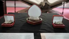 Koleksi mushaf Alquran terkecil yang dipamerkan di Museum Bayt Al-Quran, Jakarta, Minggu (19/5/2019). Bayt Al-Quran menyimpan lebih dari 60 mushaf Alquran kuno yang berasal dari berbagai daerah di Nusantara. (merdeka.com/Iqbal Nugroho)