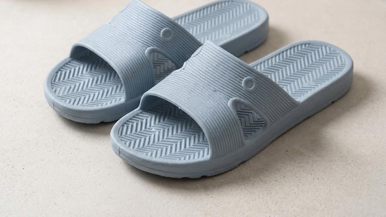 Cara Mencuci Sandal Karet agar Tidak Licin dan Tetap Awet, Ikuti Langkahnya