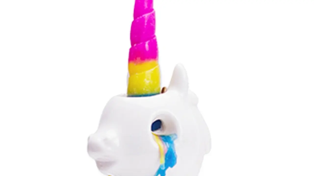 [Bintang] Dibakar, Lilin Unicorn Ini Bisa Menangis