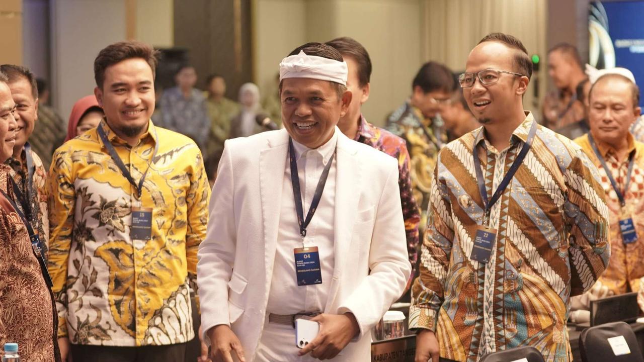 Gubernur Jawa Barat Dedi Mulyadi rombak total pejabat Bank BJB