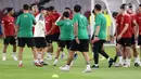 Salah satunya adalah membawa timnas Indonesia berlaga hingga putaran ketiga kualifikasi Piala Dunia 2026 zona Asia. Capaian ini sekaligus menjadikan skuad Garuda satu-satunya wakil Asia Tenggara pada fase tersebut. (Liputan6.com/Helmi Fithriansyah)