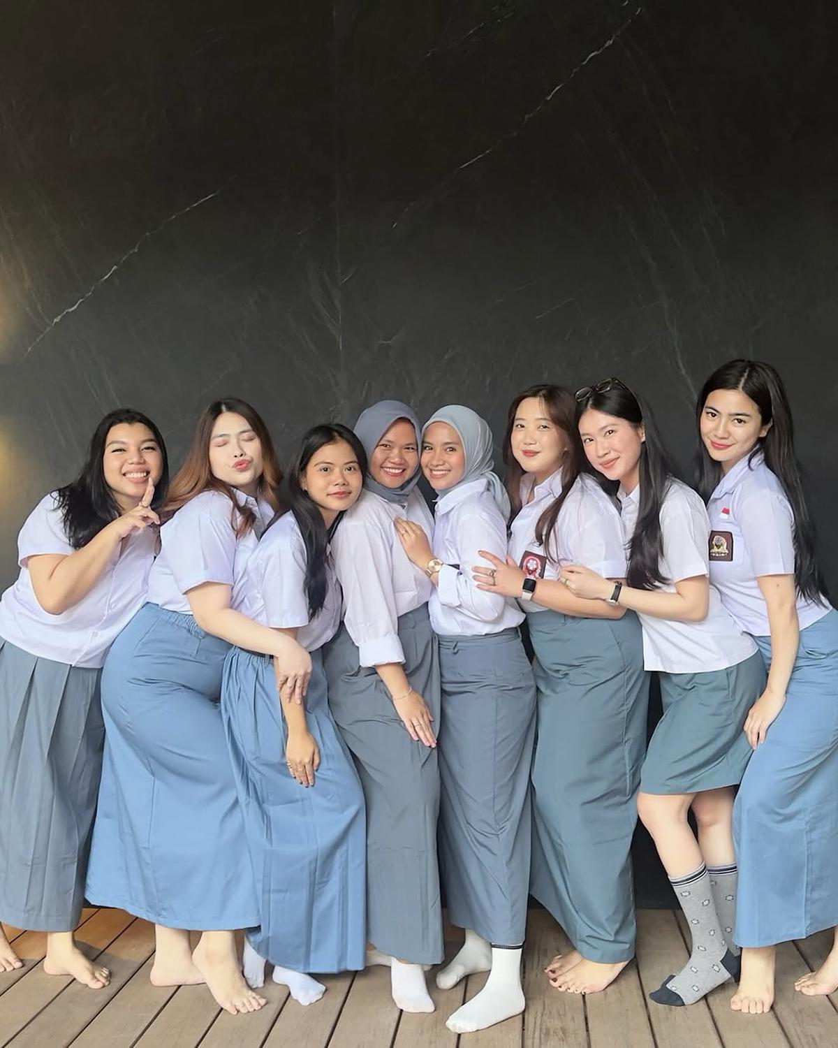 7 Potret Felicya Angelista Pakai Seragam SMA Ikut Bukber Bersama Sahabat, Masih Cocok