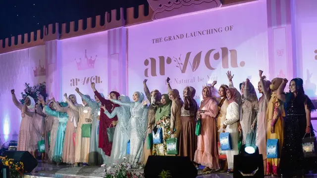 Nova Prastika Firdausi merupakan salah satu owner Arvven Kosmetik.