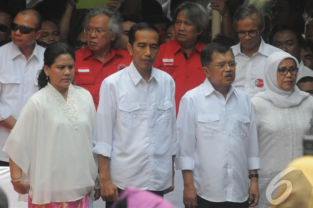 Senyum Bahagia Jokowi-JK Saat Deklarasi
