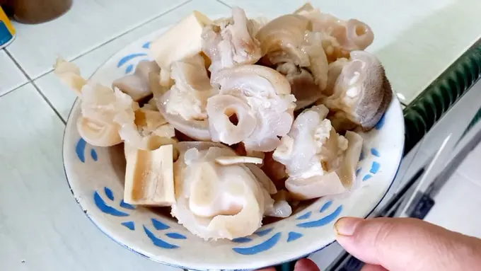 Bukan Dipresto, Ini Cara Rebus Kikil Supaya Empuk dan Tidak Amis dalam 30 Menit