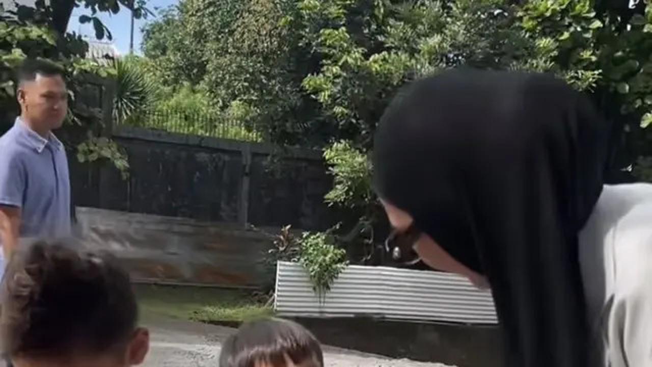 8 Tampilan Menggemaskan Anak Artis Kenakan Baju Tradisional China saat Imlek 2025, Anak Cut Meyriska hingga Marisa Nasution