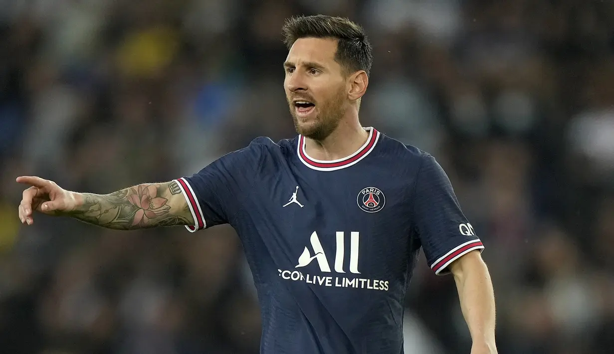 Lionel Messi. Menjadi mesin gol di Barcelona, La Pulga belum dapat mentransfer keahliannya bersama PSG musim ini. Telah diturunkan dalam 3 laga di semua ajang, Messi belum menyumbang satu gol pun. Teranyar, ia tidak diturunkan akibat cedera saat PSG jumpa Metz di Ligue-1. (AP/Francois Mori)