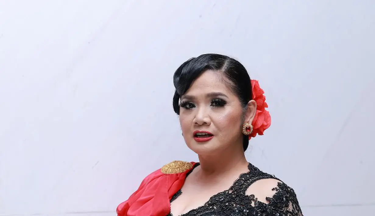 Sebagai pahlawan musik menurut Vina Panduwinata sepak terjang Titiek Puspa di bidang musik Indonesia memang tidak bisa dipandang sebelah mata.  (Galih W. Satria/Bintang.com)