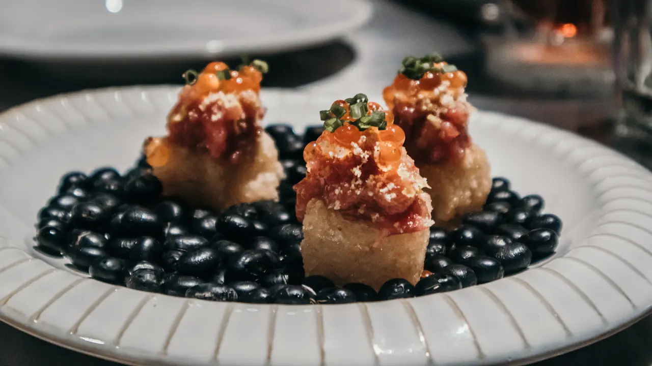 Menikmati Fine Dining dengan Hidangan Kontemporer yang Bikin Nyaman Serasa di Rumah Teman