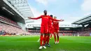 Divock Origi saat merayakan golnya pada Derby Merseyside, Origi menempati peringkat ketiga top scorer sementara Liverpool dengan sepuluh gol di semua level kompetisi. (EPA/Peter Powell)