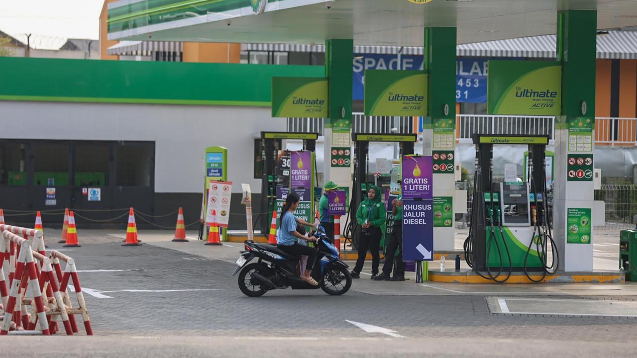 FOTO: SPBU Swasta Kehabisan BBM Non-Subsidi, Konsumen Kebingungan