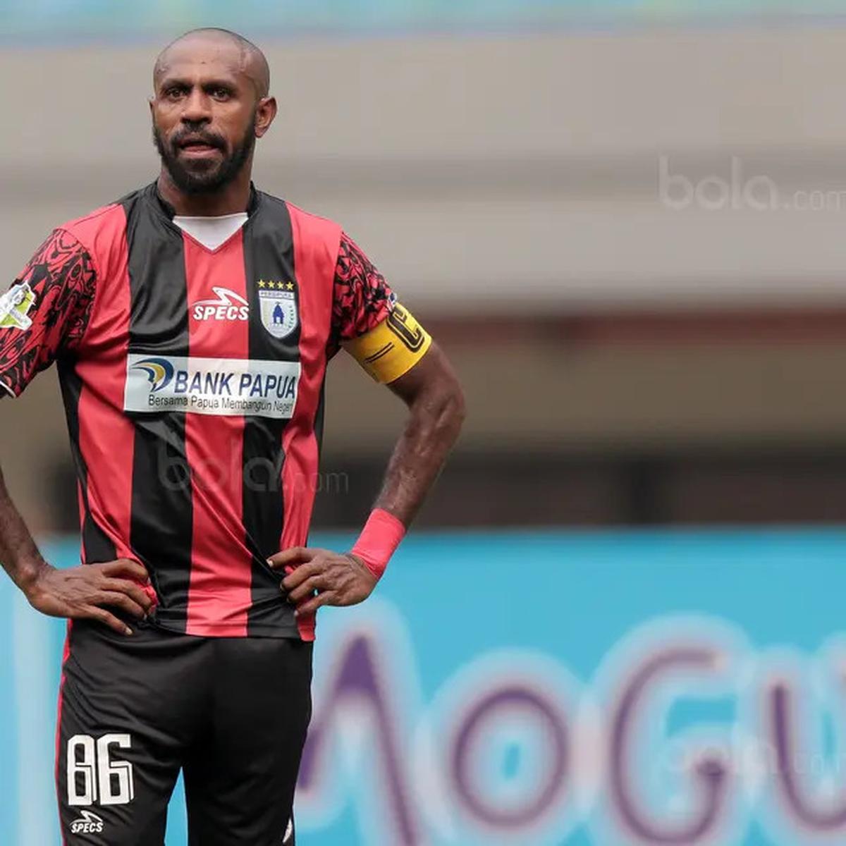 7 Nama-nama Pemain Timnas Indonesia yang Melegenda, dari Andi Ramang hingga Boaz Solossa