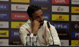 Pelatih AC Milan, Ruben Amorim dalam sesi konferensi pers jelang laga pramusim melawan Chelsea di ruang konferensi pers Stadion Utama Gelora Bung Karno, Jakarta, Jumat (7/8/2026). (Bola.com/Hery Kurniawan).