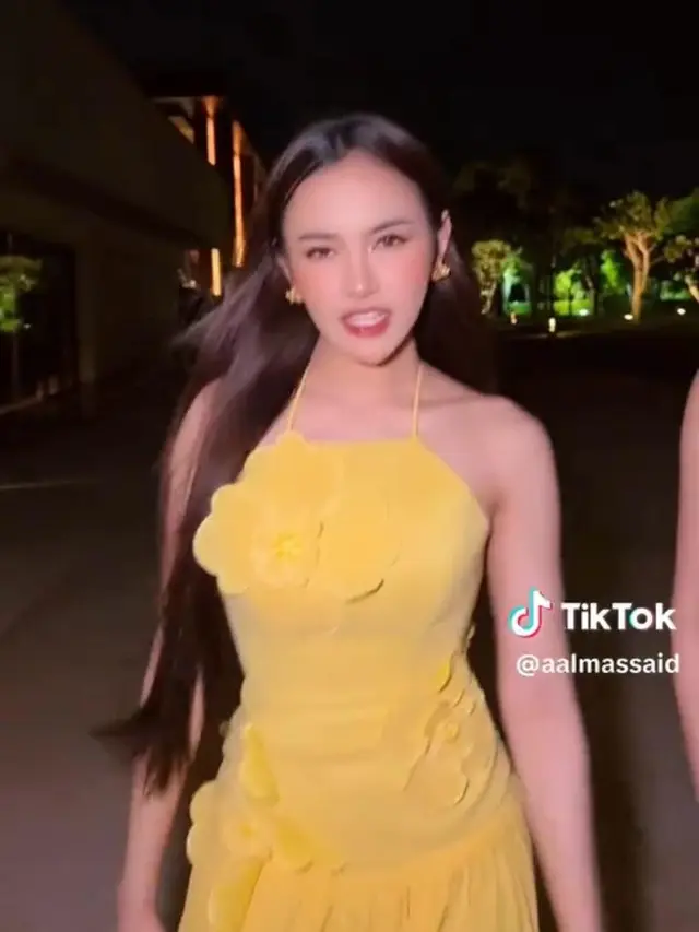 Tampil Kontras dari Aaliyah Massaid, Gaya Mahalini Memesona Pakai Dress Kuning Rp32 Juta Saat Ikut Tren TikTok Dracula Jennie x Tame Impala