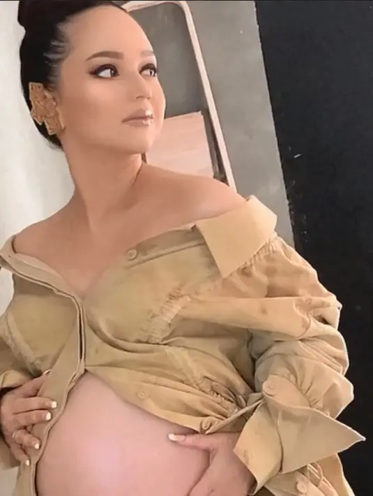 Angelica Simperler (Instagram/estherkwanmua)