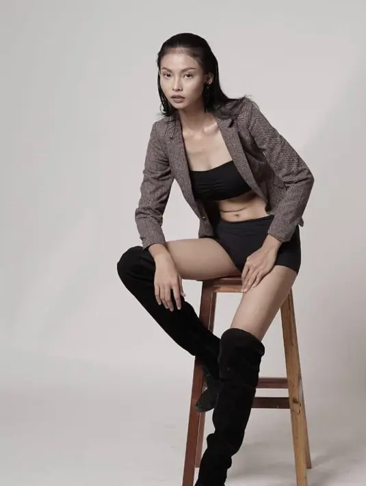 Sebagai informasi, Andina Julie menggantikan posisi Sophia Rogan yang sebelumnya menjabat sebagai Miss Grand Indonesia 2021. (Instagram/andina_julie).