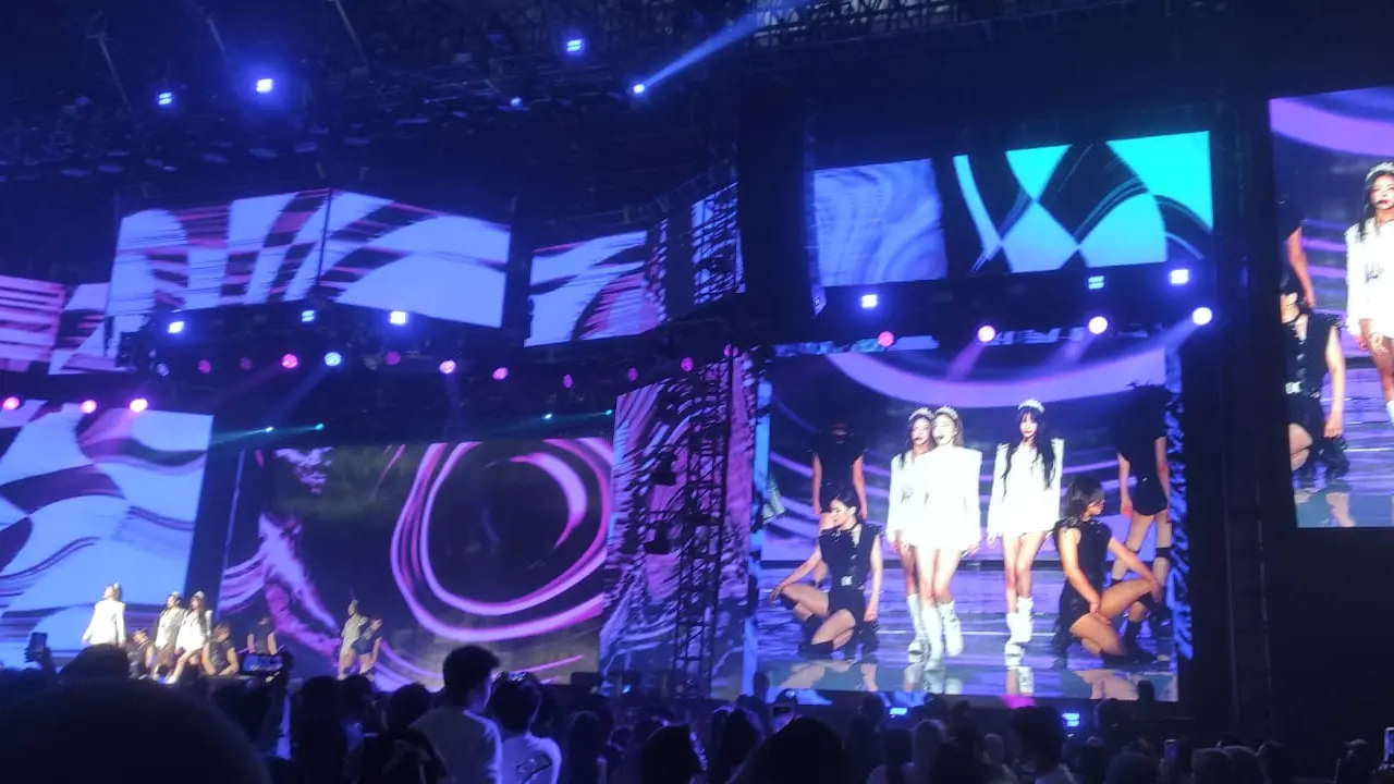 Konser ITZY di Tennis Indoor Senayan, Jakarta, Sabtu(4/2/2023).