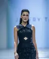 Luna Maya tampil di Jakarta Fashion Week 2023 membawakan salah satu rancangan Jeffry Tan [dok. jfw2023]