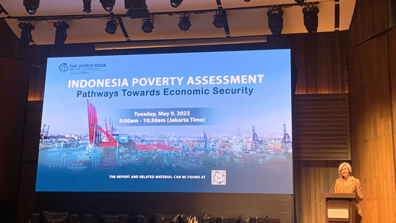 Country Director World Bank Indonesia, Satu Kahkonen memuji kemajuan yang dicapai Indonesia dalam mengurangi angka kemiskinan, di acara Indonesia Poverty Assessment, Selasa (9/5/2023).