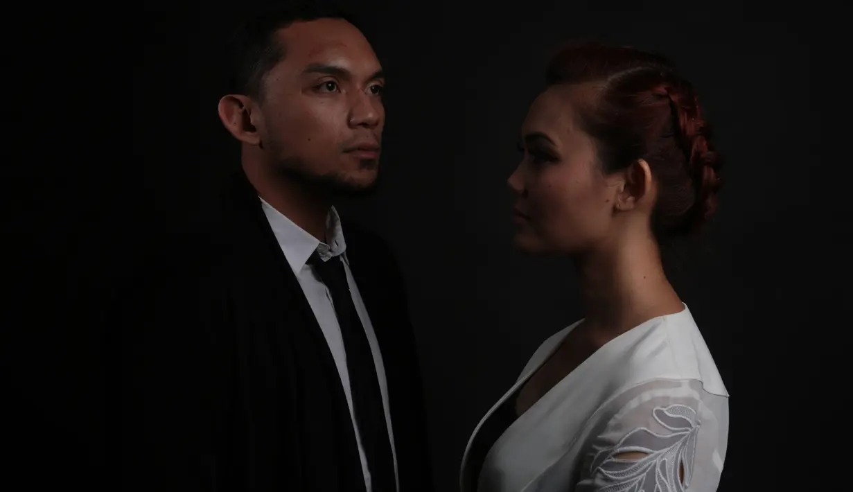 Beberapa hari lalu presenter Rina Nose mengunggah foto kenangan bersama dengan mantan tunangannya, Fakhrul Razi. Pada hari yang sama juga penyanyi asal Brunei Darusalam itu mengungggah foto yang sama. (Galih W Satria/ dok. Bintang.com)