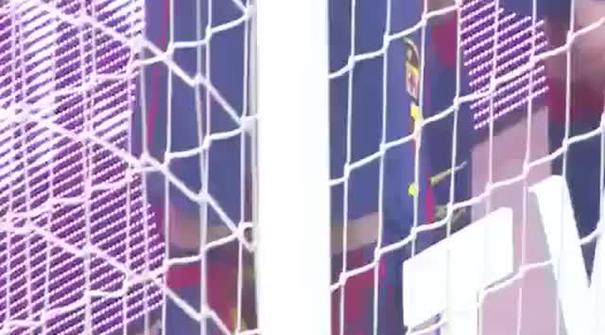 Messi Cetak Gol Ke-400 nya Saat Barcelona Kalahkan Valencia 2 - 0.