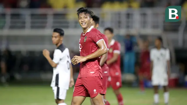 Foto: Tajam di Udara dan Ganas di Darat, Hokky Caraka Jadi Mimpi Buruk Timnas Timor Leste di Laga Pertama Kualifikasi Piala Asia U-20