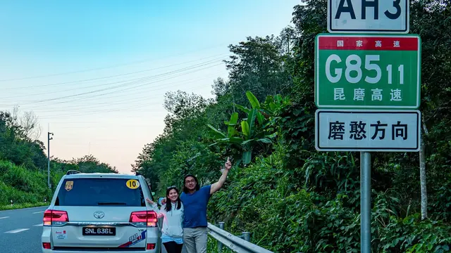Pasangan Travelling dari London Ke Singapura
