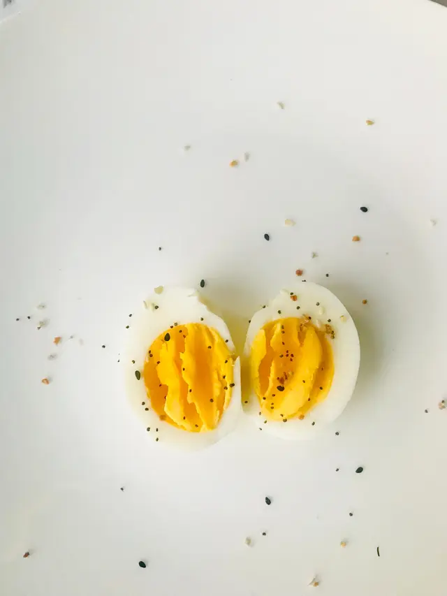 Ilustrasi telur | Mona Sabha Cabrera dari Pexels