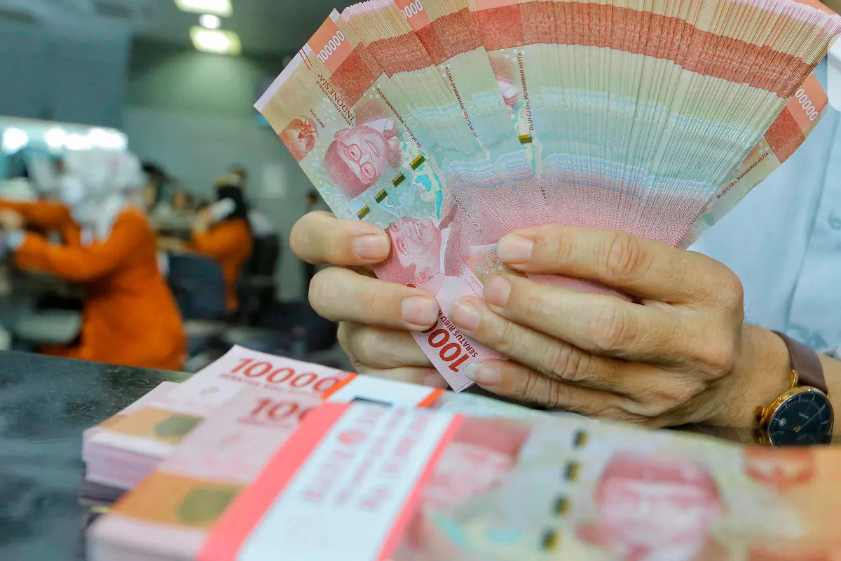 nilai rupiah melemah terhadap dollar