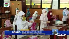 Perbarui informasi Anda bersama Fokus (01/10) dengan pilihan topik berita sebagai berikut, Dampak Longsor Padang Pariaman, MUI Imbau Shaf Salat Dirapatkan, 1500 Sekolah Ibu Kota Gelar PTM.