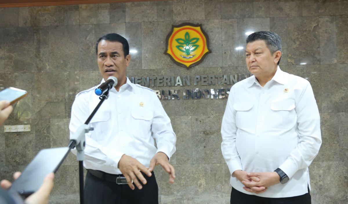 "Ini kita memberikan solusi permanen untuk saudara-saudara kita mantan Napiter, kita mencari lahan yang cocok untuk Peternakan atau Hortikultura ataupun Tanaman Pangan, kita kan ada program insentive El Nino, kita kolaborasi&rdquo;