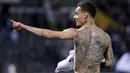 Pemain Real Betis, Antony melakukan selebrasi setelah mencetak gol ke gawang Vitoria Guimaraes dalam laga leg 2 babak 16 besar Conference League yang berlangsung di D Afonso Henriques Stadium, Portugal, Jumat (14/03/2025) dini hari WIB. (AP Photo/Luis Vieira)