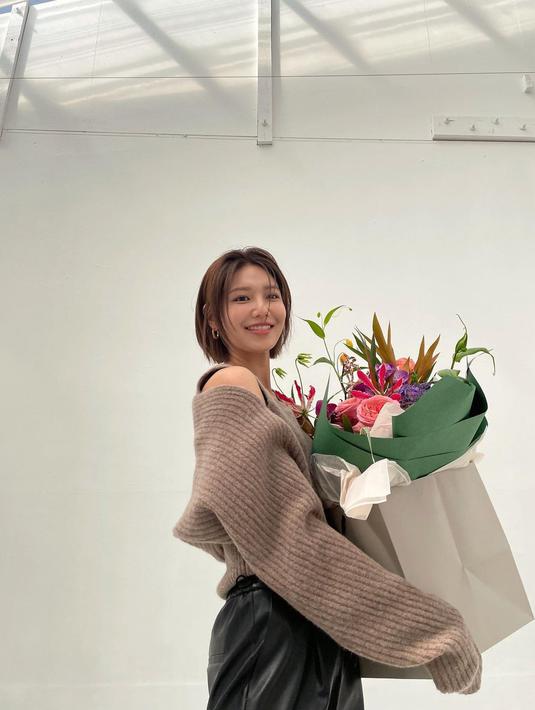 Itu lantaran penggemar harus mengucapkan selamat tinggal pada hair flip Sooyoung yang legendaris. (Foto: Instagram/ sooyoungchoi)