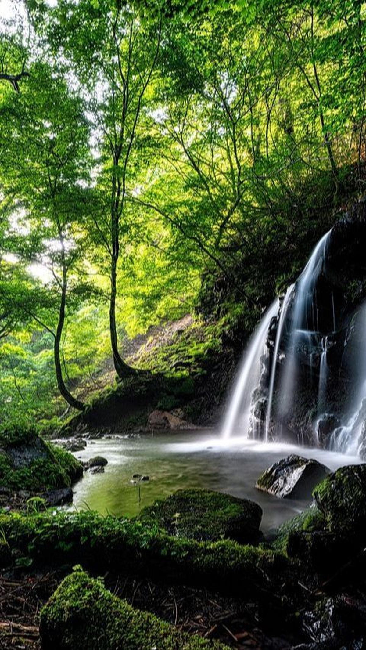 1.	Curug Leuwi Bumi