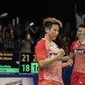 Ganda campuran Indonesia, Tontowi Ahmad/Liliyana Natsir, mengalahkan pasangan Malaysia, Tan Kian Meng/Lai Pei Jing pada laga Indonesia Open 2017 di JCC, Jumat (16/6/2017). Indonesia 21-18, 21-16. (Liputan6.com / Faisal Fanani)