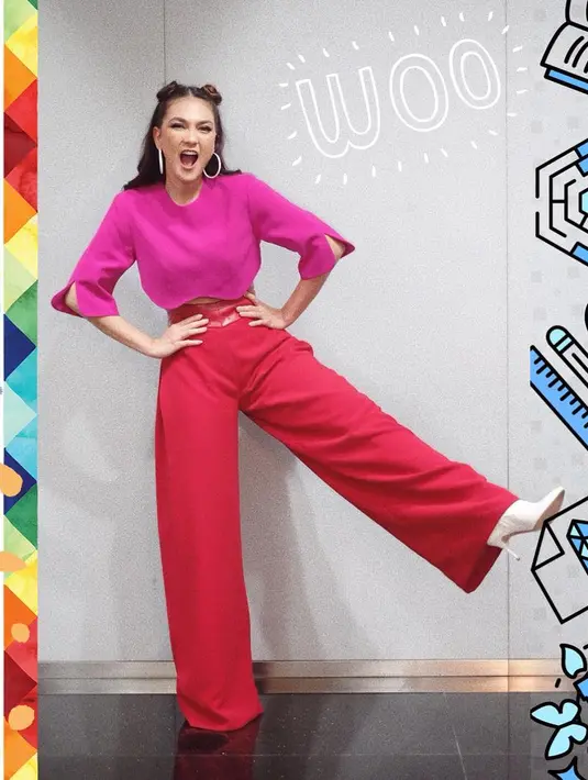 "Oh gitu. Aku enggak tahu sih haha. Cocok cocok. Ya kan.. i dont know hehe..," lanjut Luna dengan tegas. (Instagram/lunamaya)