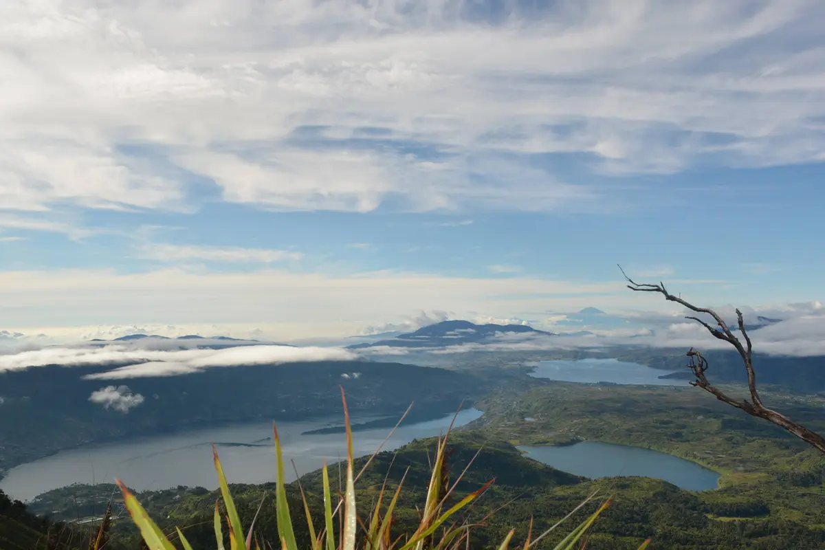 Pesona tiga danau di Gunung Talang, Solok, Sumatera Barat. (Foto: Liputan6.com/ Novia Harlina)