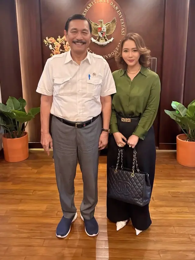 Inul Daratista dan Luhut Binsar Pandjaitan