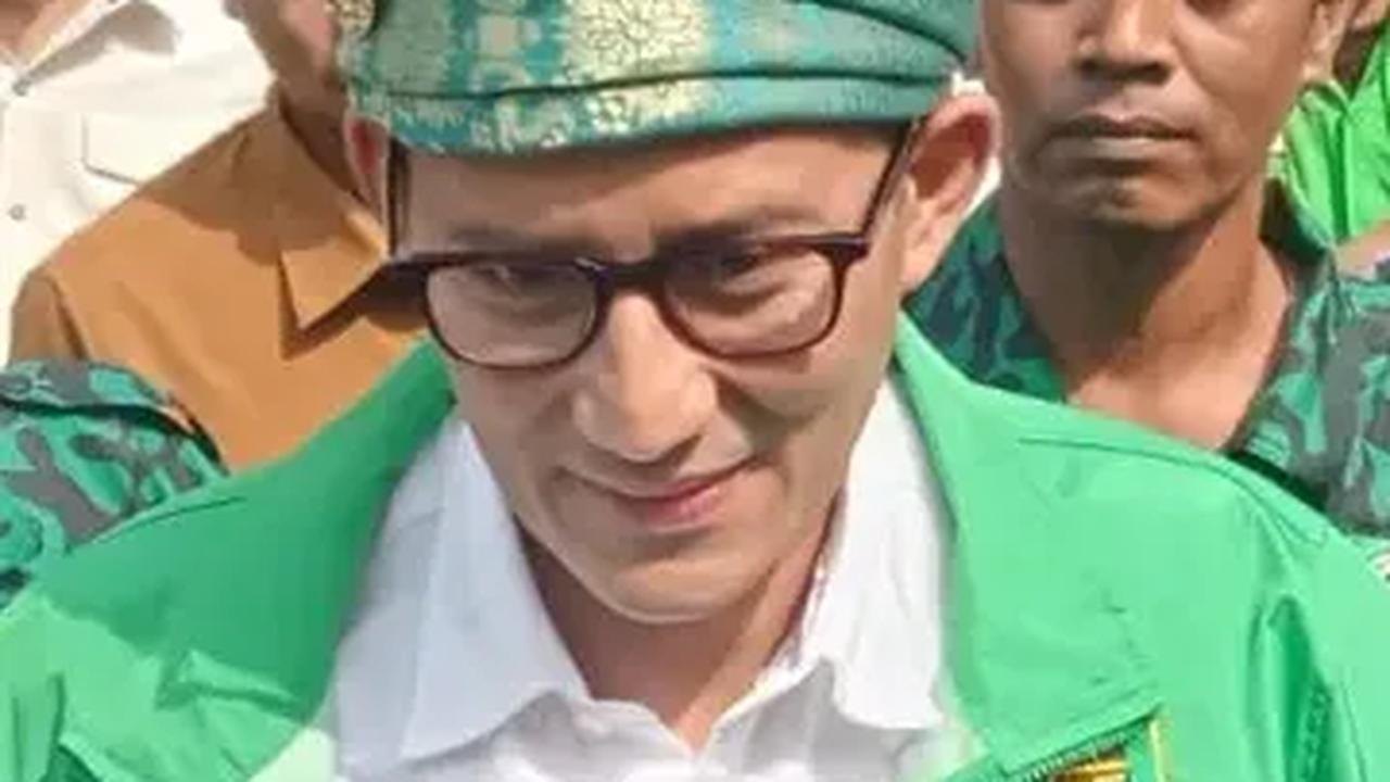 <div>Dia mengaku saat ini tetap fokus kepada tiga hal utama yang menjadi tagline PPP, yakni Kerja Mudah, Hidup Berkah dan Hidup Barokah.&nbsp;</div>