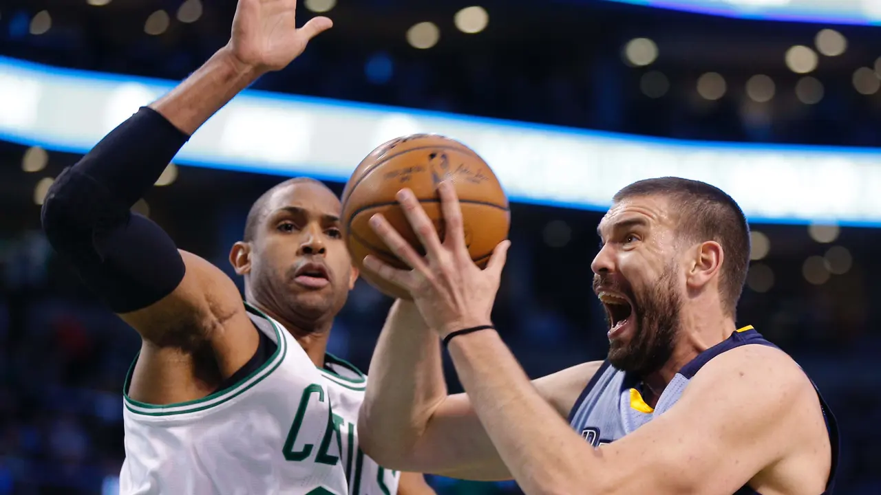 Laga Keras Warnai Kemenangan Boston Celtics atas Memphis Grizzlies